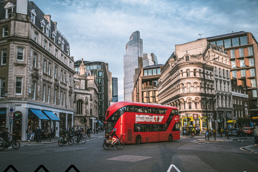 2. Benefits of Choosing an Umrah Travel Agency UK in London