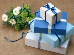 Send Christmas Gifts to USA Online