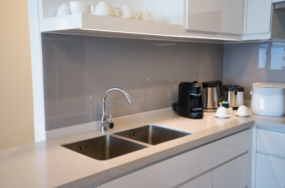 white marble worktops